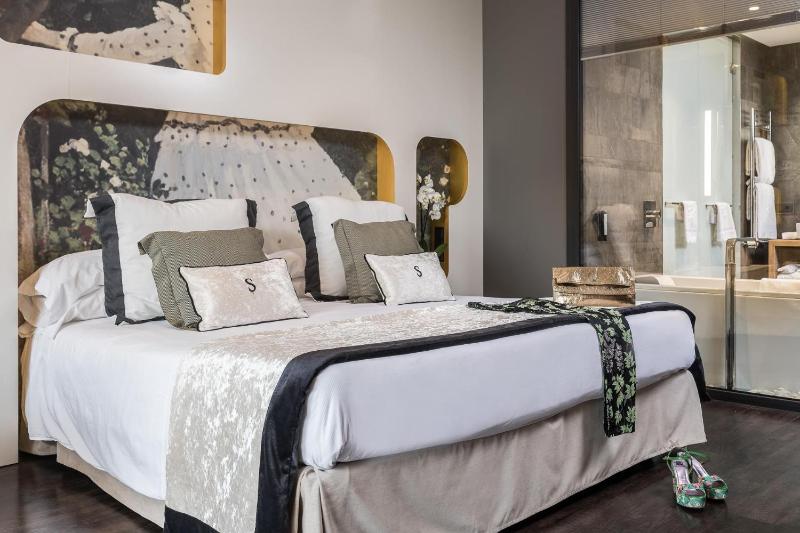 Junior Suite with Sea View image 3