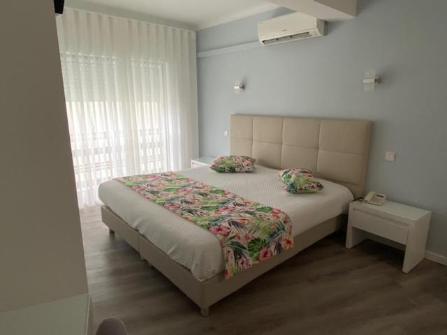 Double or Twin Room image 4