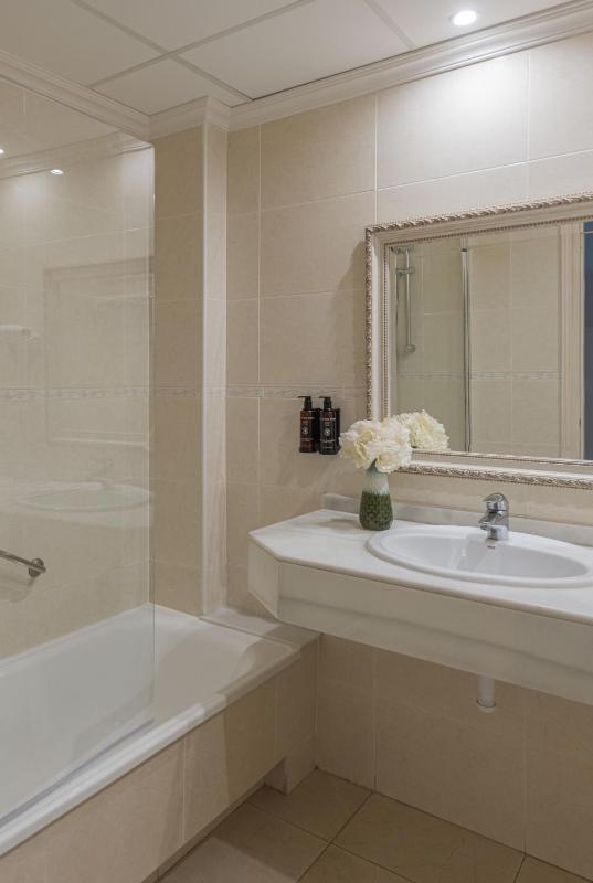 Superior Double Room with Sea View image 2