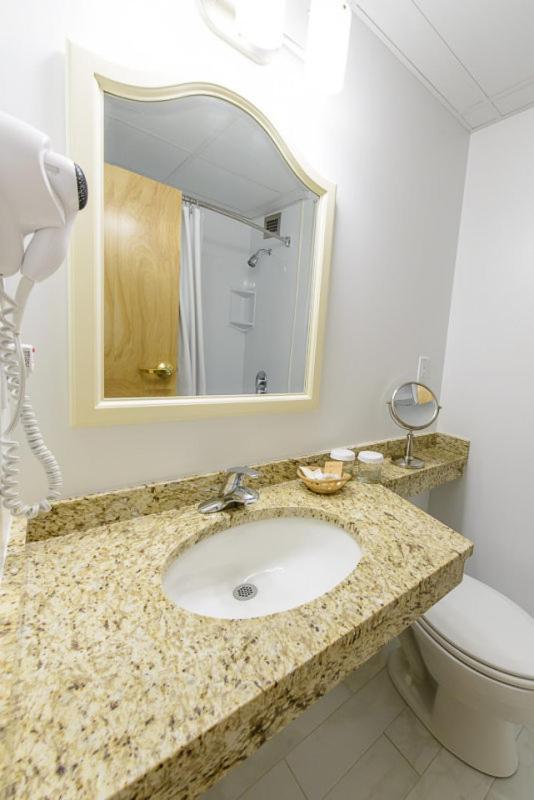 King Room image 2
