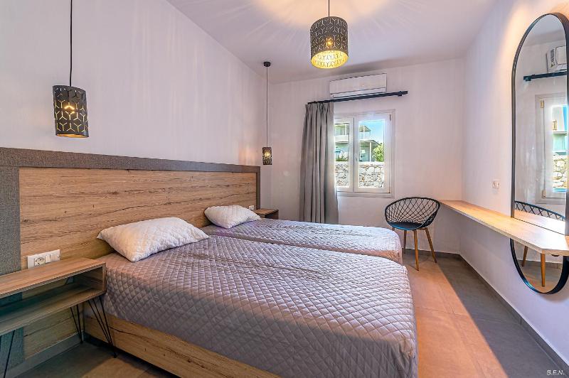 Superior One-Bedroom Apartment image 2