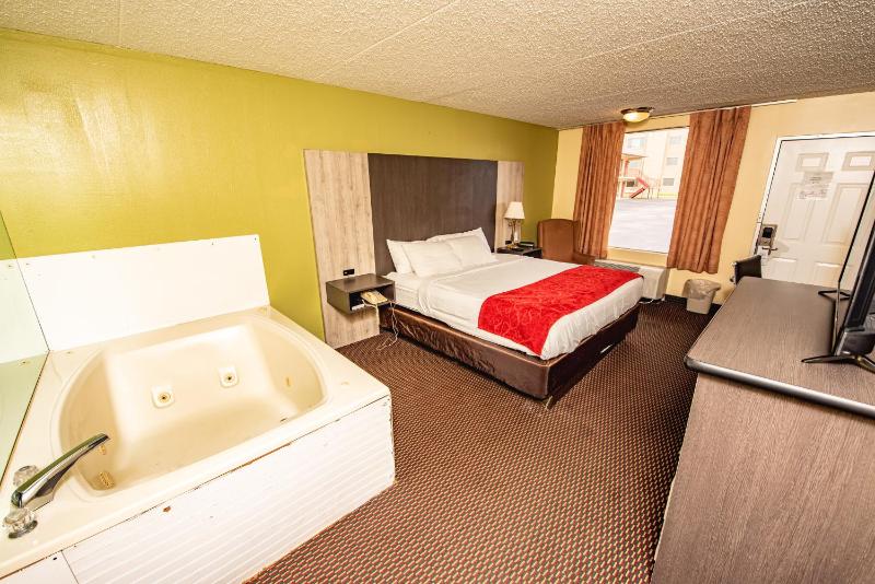 King Bed Room with Jacuzzi (Non Smoking) image 2