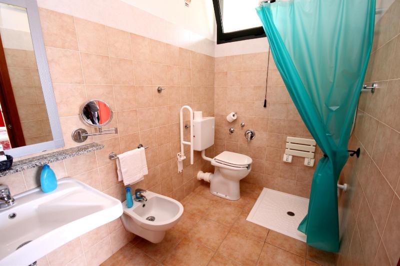 Double Room image 2