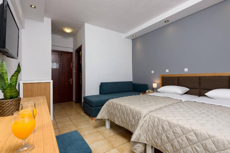 Double or Twin Room with Extra Bed image 1