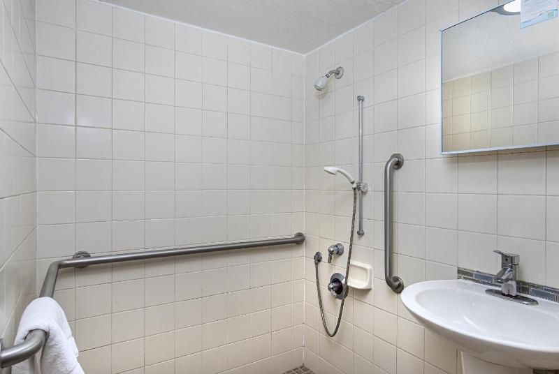 King Room - Mobility Accessible/Non-Smoking image 4