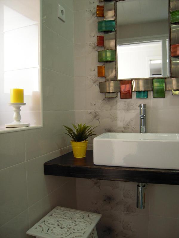 Twin Room with Private External Bathroom image 3