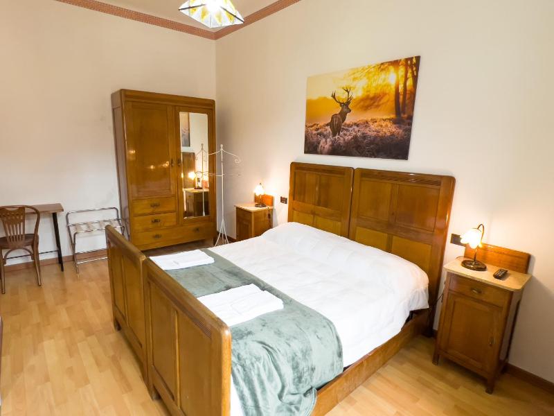 Double Room image 1