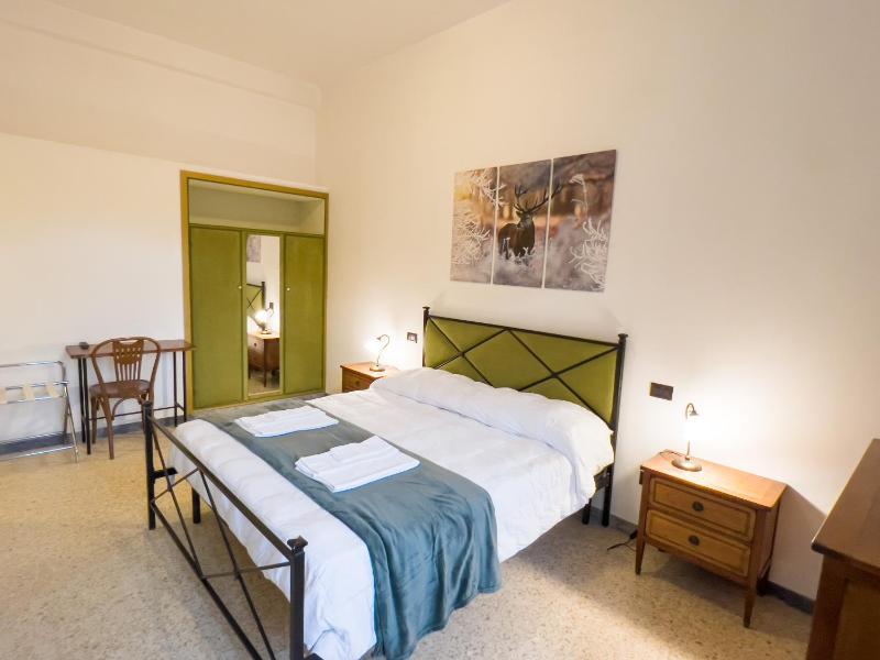 Standard Double Room image 2