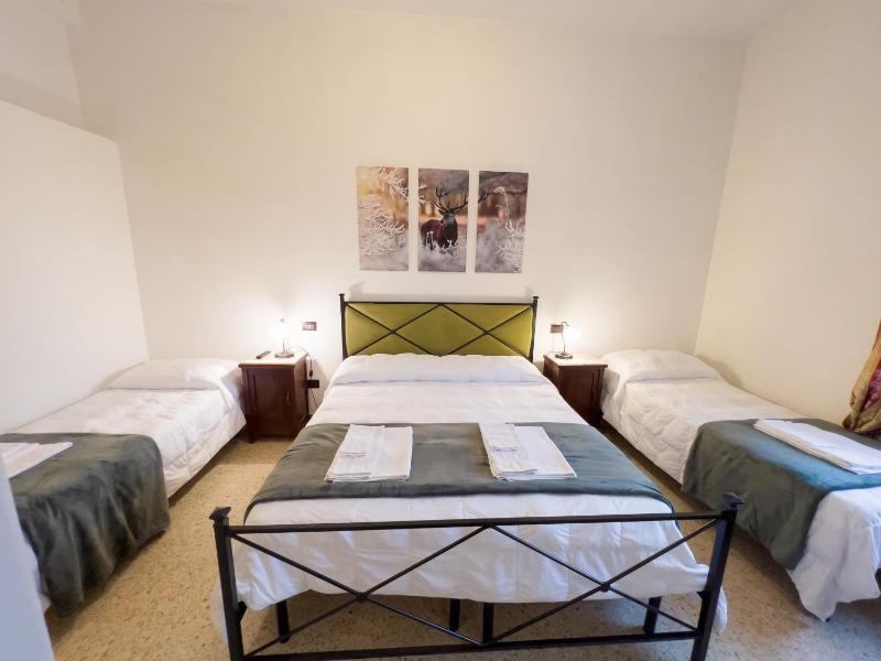 Quadruple Room image 4