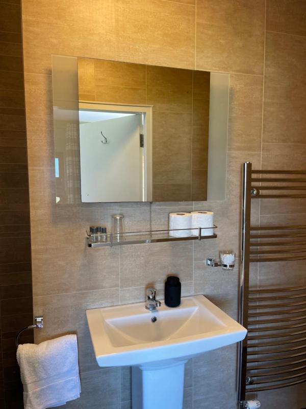 Deluxe Double Room with Sea View image 3