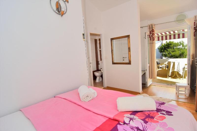 Double or Twin Room with Sea View - without kitchen image 4