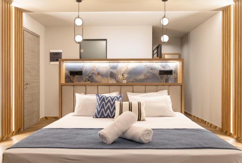 Suite with Hot Tub image 1