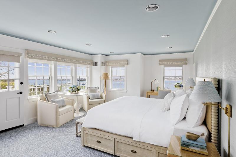 Harborview Room image 4