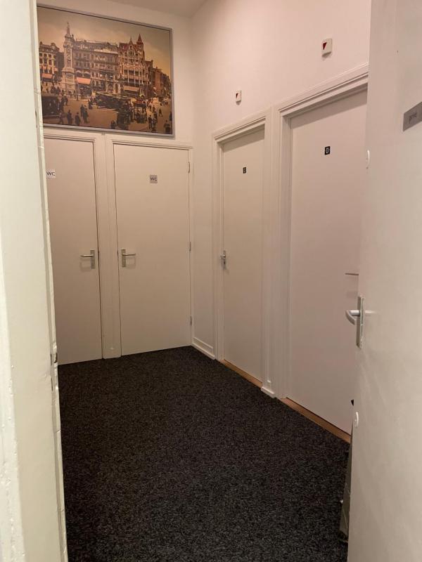 Twin Room with Shower image 3