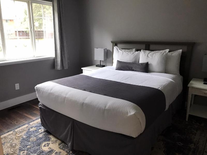 Two-Bedroom Suite image 4
