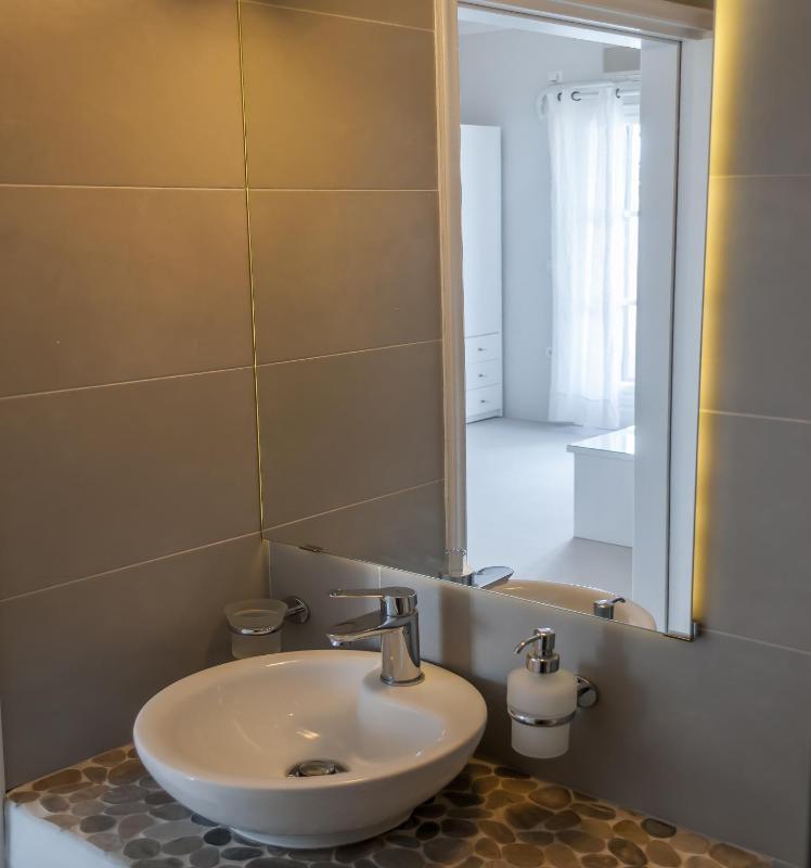 Superior studio with Side Sea View image 4