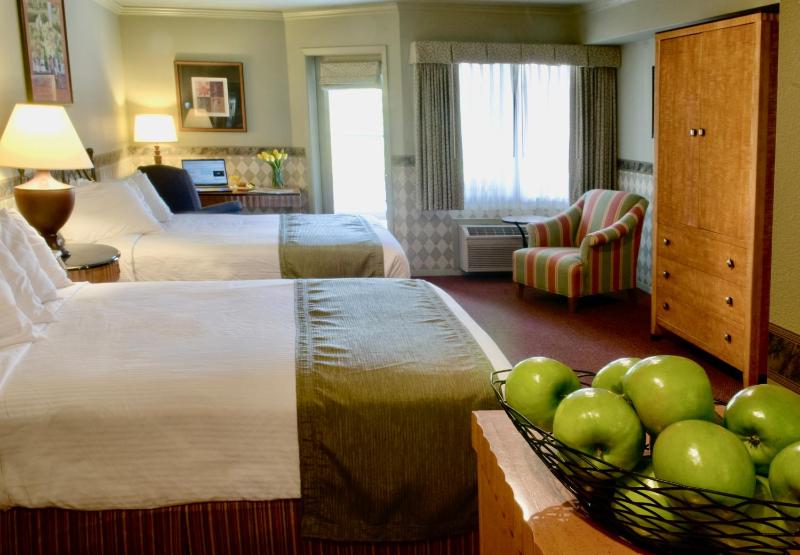 Superior Queen Room with Two Queen Beds image 2