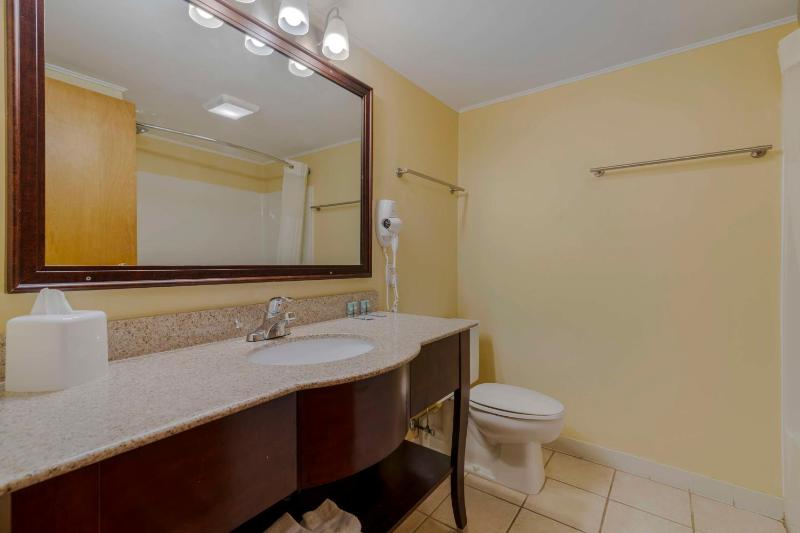 Room with Two Double Beds - Non-Smoking image 4