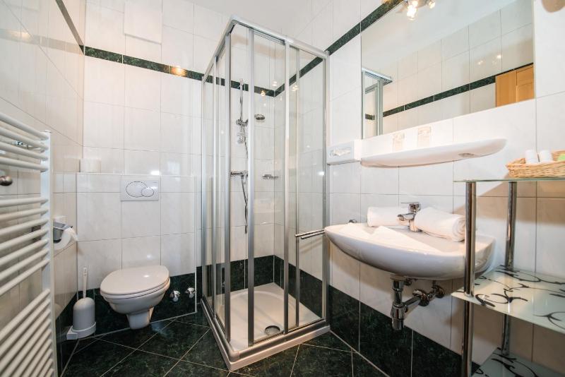 One-Bedroom Apartment with Balcony image 3