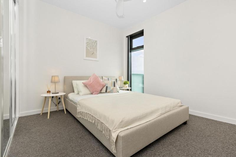 Ambrosia - East End Hillside Haven - image 10