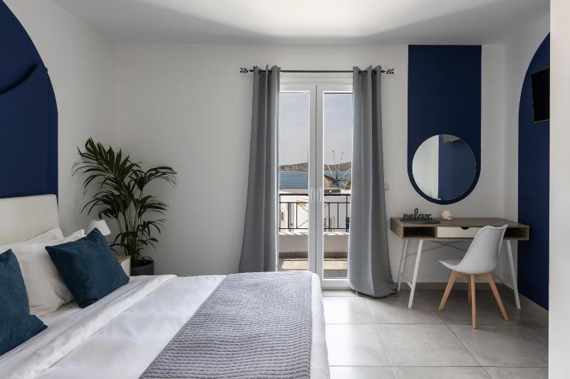 Deluxe Room with Sea View image 1