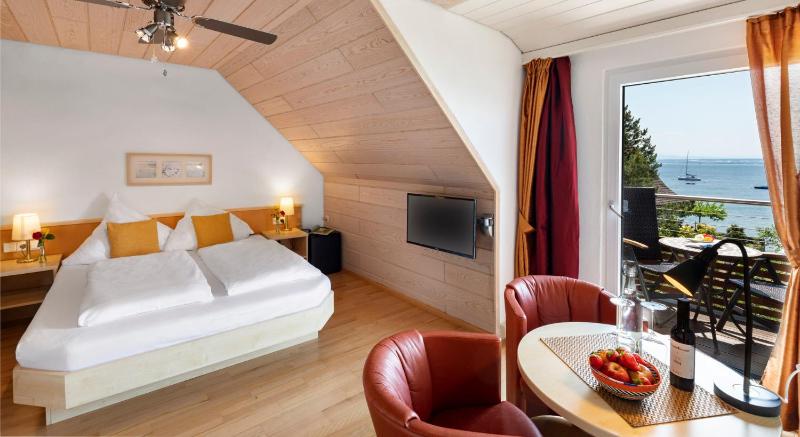 Double Room with Balcony image 1