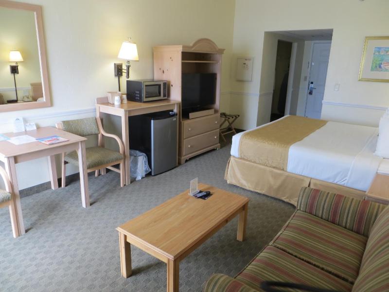 King Room with Oceanfront - Non-Smoking image 4