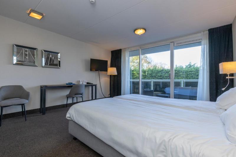 Double Room - Disability Access image 3
