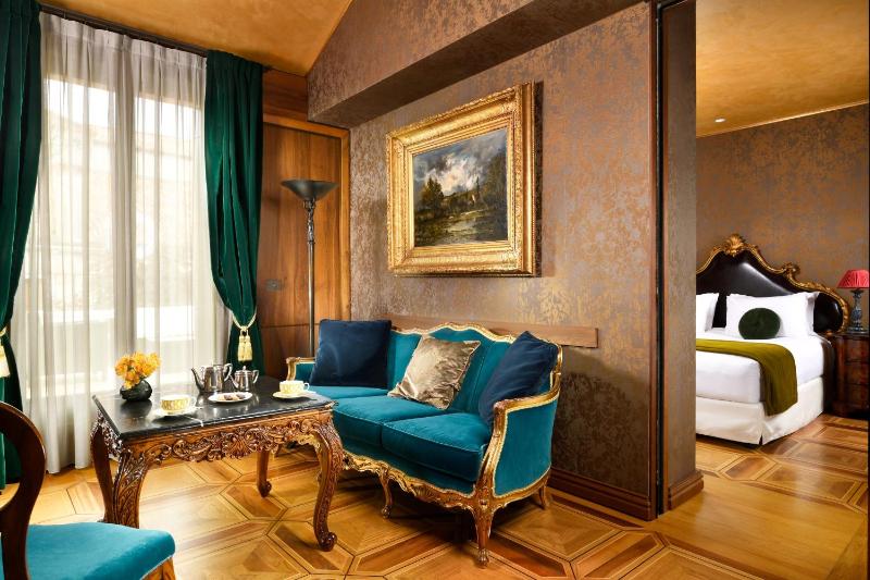 Deluxe Suite image 1