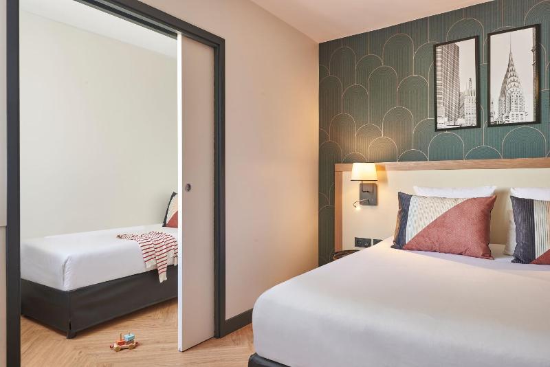 Superior Triple Room image 1