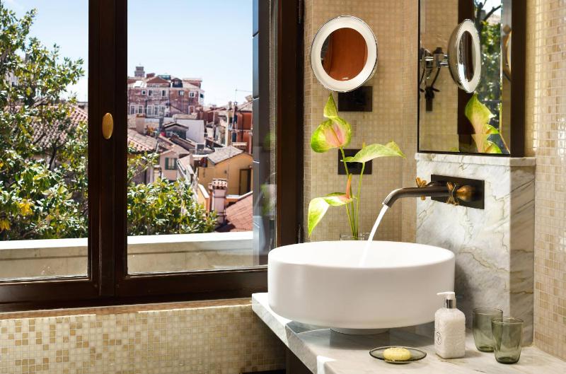 Classic Double Room with Terrace image 4