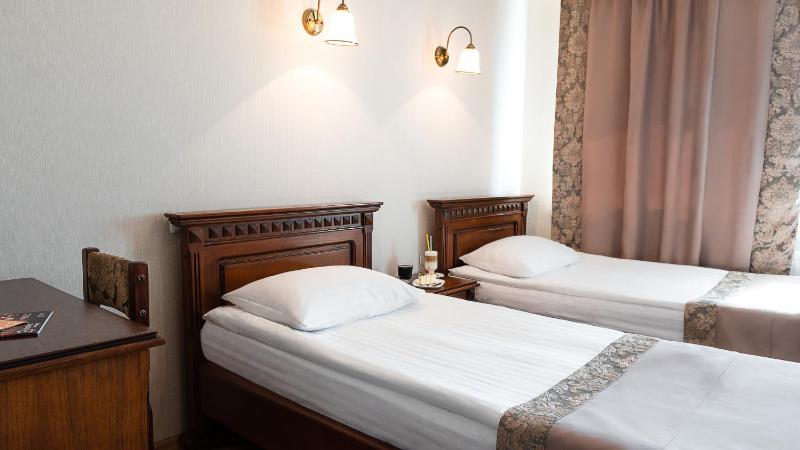 Comfort Twin Room image 4