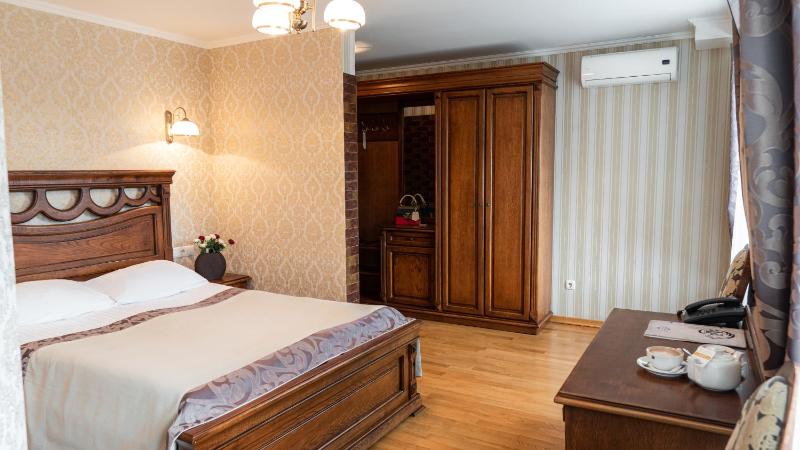 Superior Double or Twin Room image 3