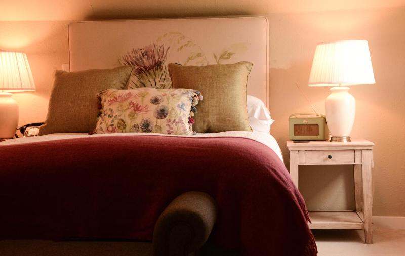 Double Room image 3