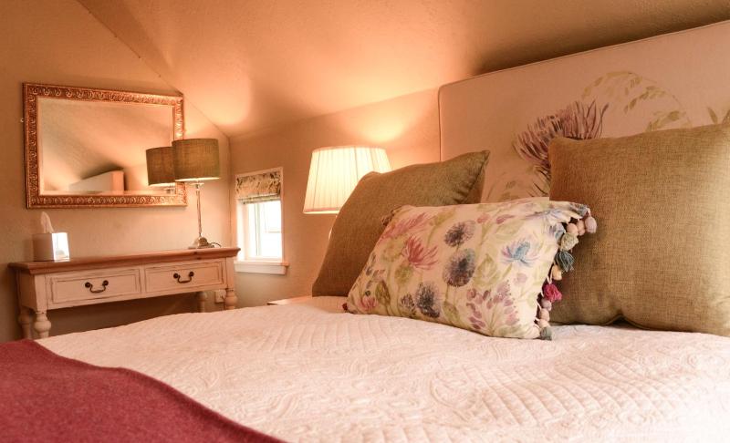 Double Room image 4