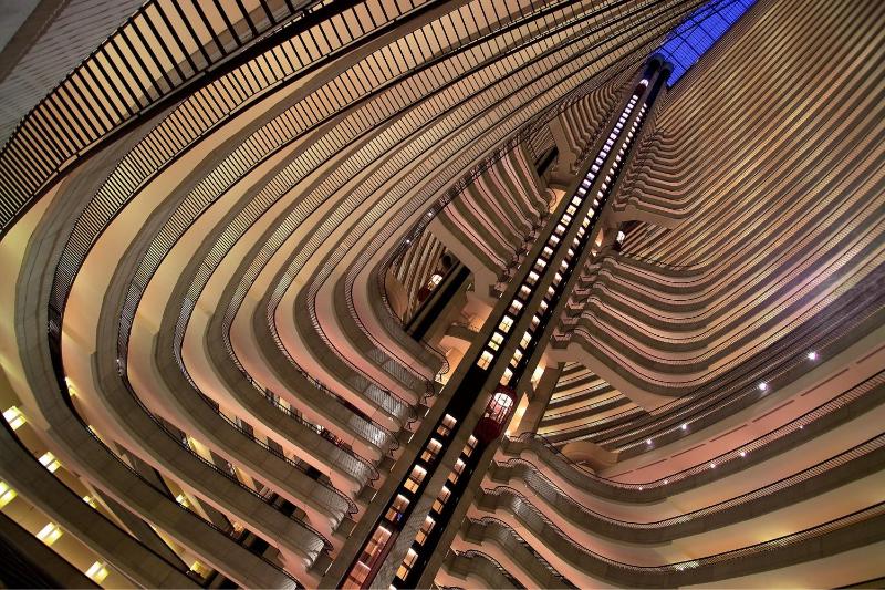 Atlanta Marriott Marquis - image 1