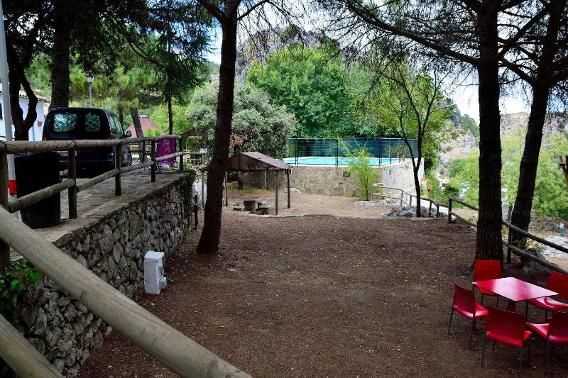 Parcela para autocaravana máximo 6 metros, incluye luz, WIFI y ducha image 2