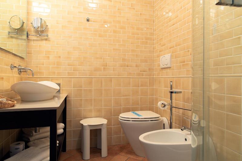 Double or Twin Room image 3