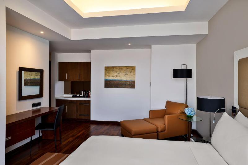Staycation Package - Deluxe Room, Dinner Included