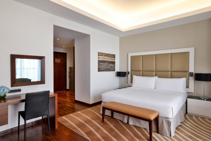 Studio - Complimentary Transfer to Mall of the Emirates, Mashreq Metro Station & JBR Beach