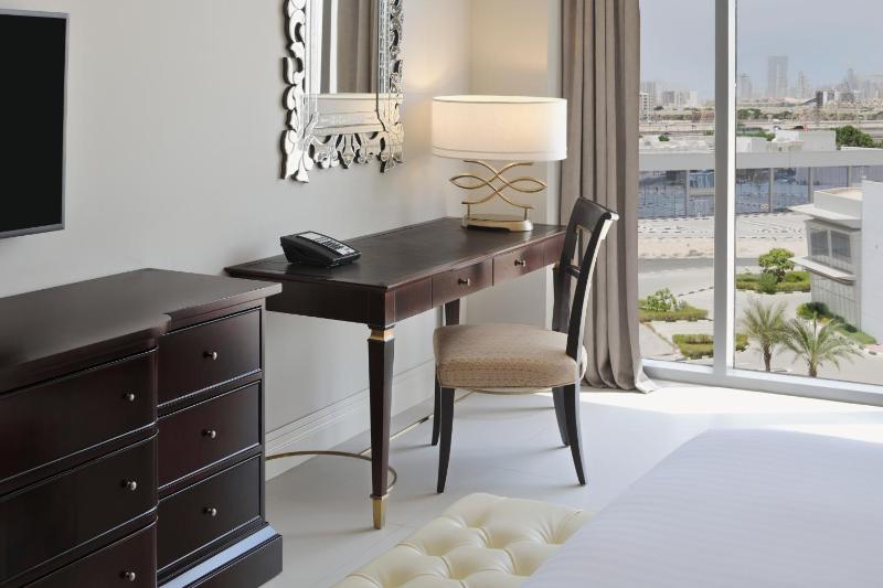 Executive King Room with Pantry Lounge Access and Shuttle Bus to JBR Beach and various shopping malls image 1