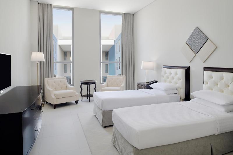 Standard Twin Room with Shuttle Bus to JBR Beach and various shopping malls image 1