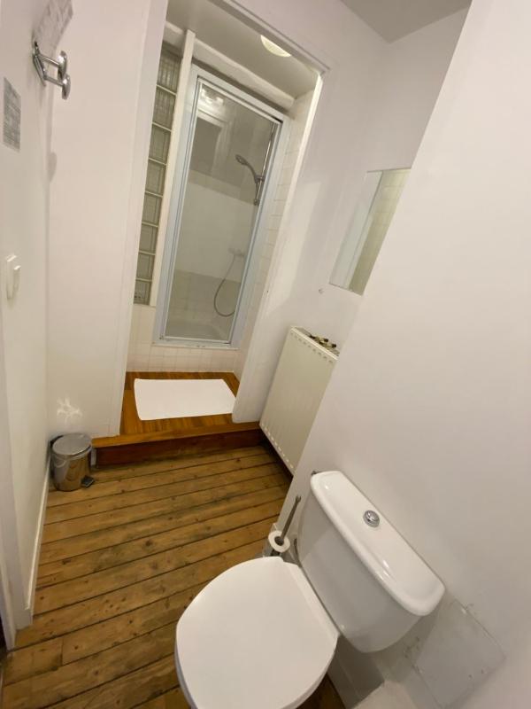 Double Room with Shared Bathroom image 3