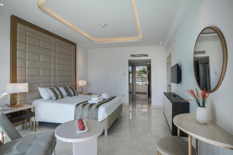 Standard Double or Twin Room with Inland View image 3