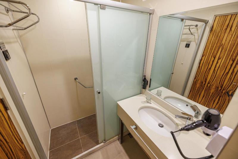 Standard Room image 2