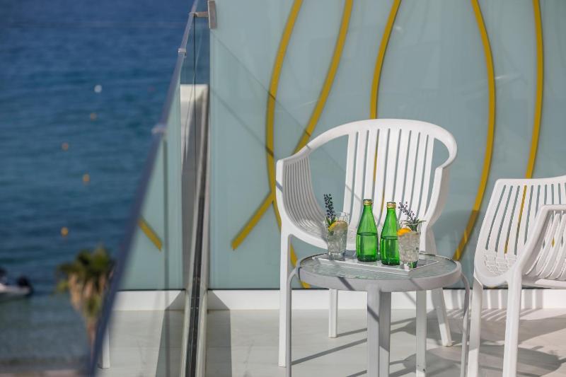 Family Suite with Sea View image 4