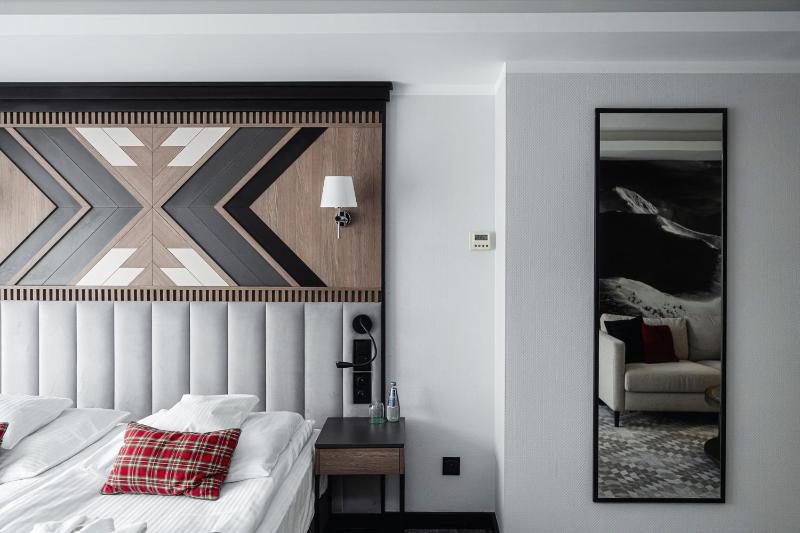 Standard Double Room with King size bed image 2