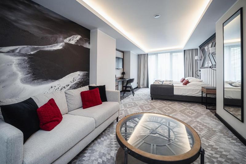 Standard Double Room with King size bed image 3