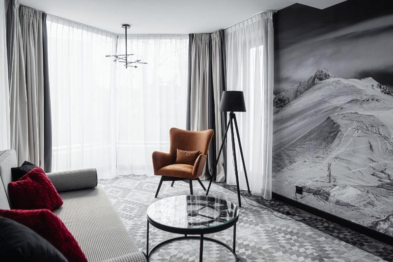 Superior Family Room image 4