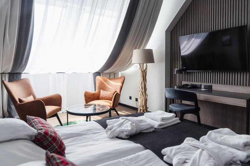 Comfort Double Room with Mountain View image 2